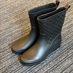 BNWOT Black Rainboots